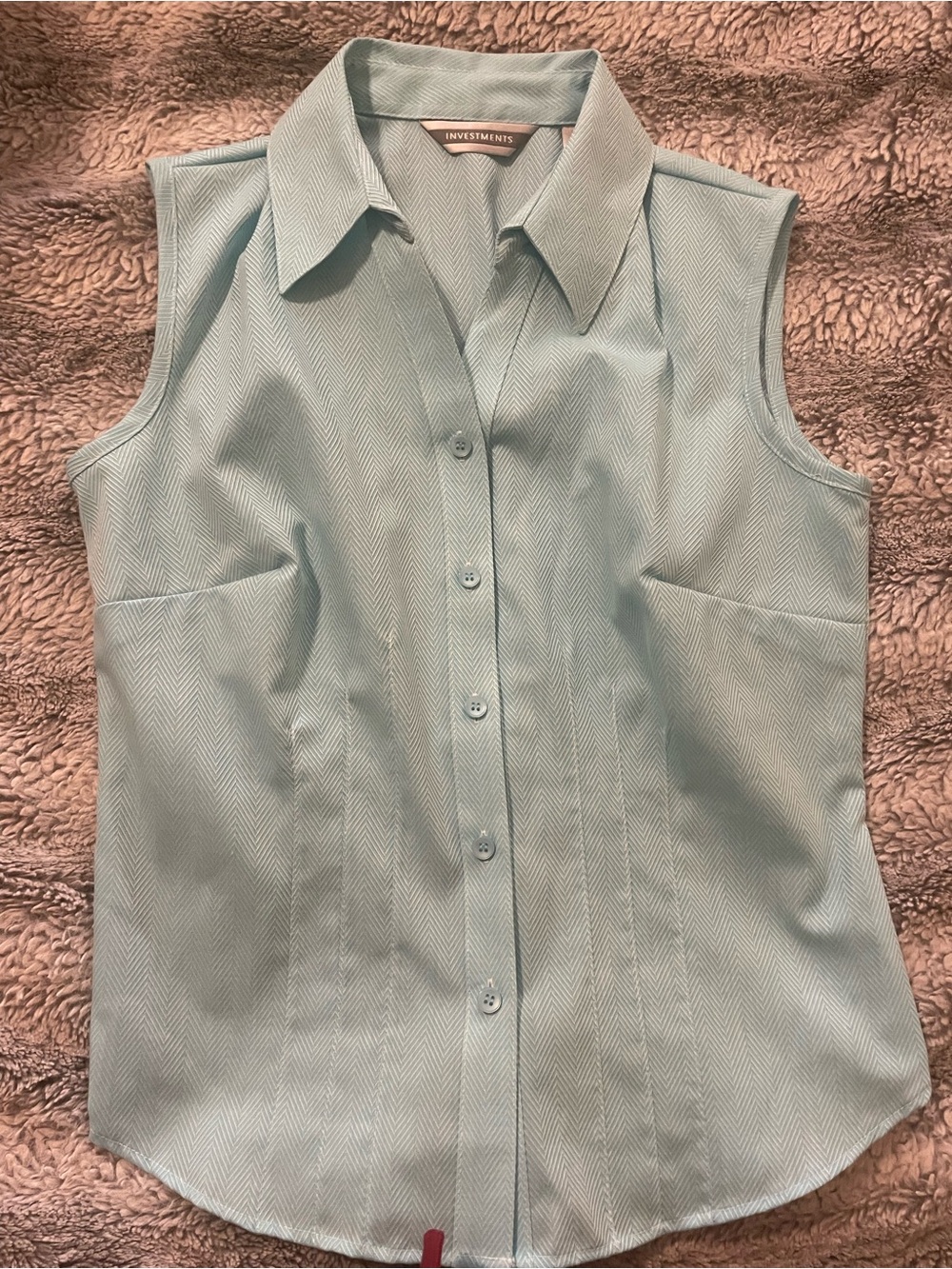 Investments sleeveless herringbone/chevron pattern button down collared blouse